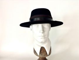Fedora schwarzer Haarfilz m. Lederguertel u Ripsband.jpeg