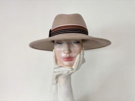 Damen Fedora hellbeiger Velour.jpg