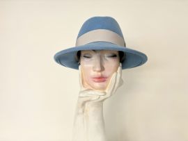 hellblauer Velour Borsalino.jpg