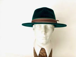 Fedora dunkelgruener Haarvelourfilz.jpeg
