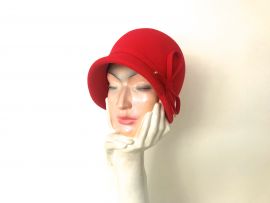 Roter Haarfilz 20er Jahre Hut.jpg