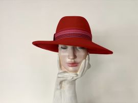 kirschroter Velour Fedora.jpg